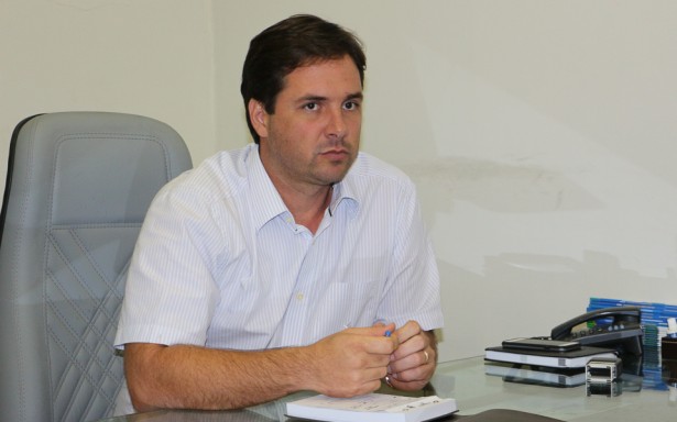 Prefeito reage a reportagem com declarações machistas contra jornalista