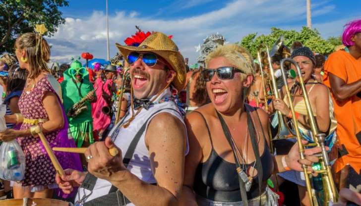 Site analisa 5 estados brasileiros e diz qual deles é o mais liberal no Carnaval