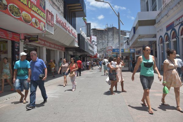 Calcadão do Comércio funciona em horário especial no carnaval
