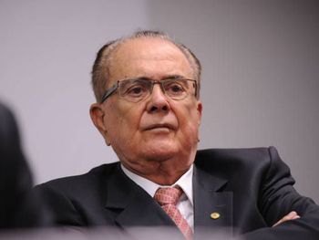 Justiça da Suíça bloqueia contas secretas de João Lyra