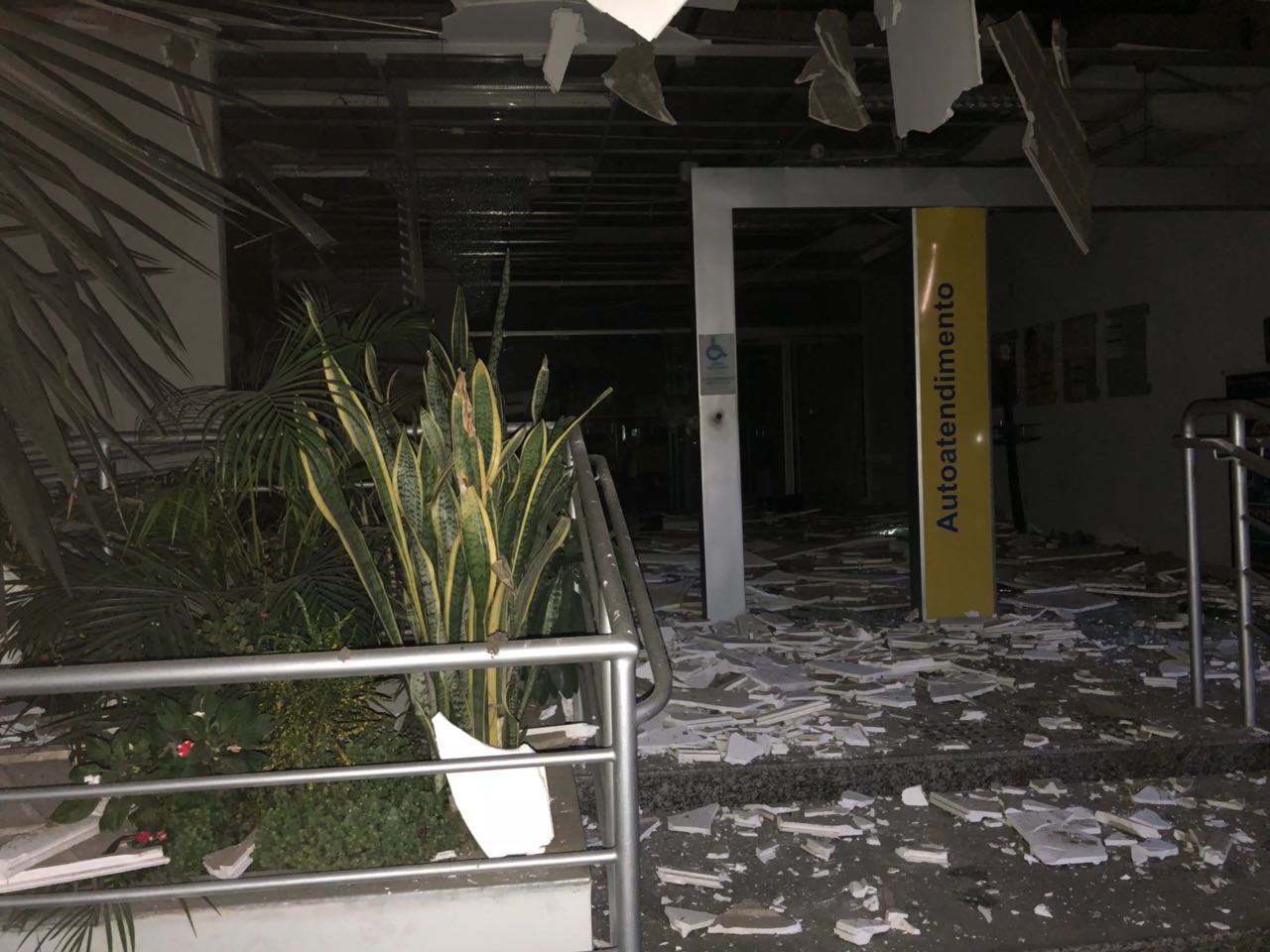 Criminosos explodem caixas eletrônicos em Paulo Jacinto