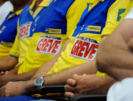 Trabalhadores dos Correios entram em greve nesta segunda-feira