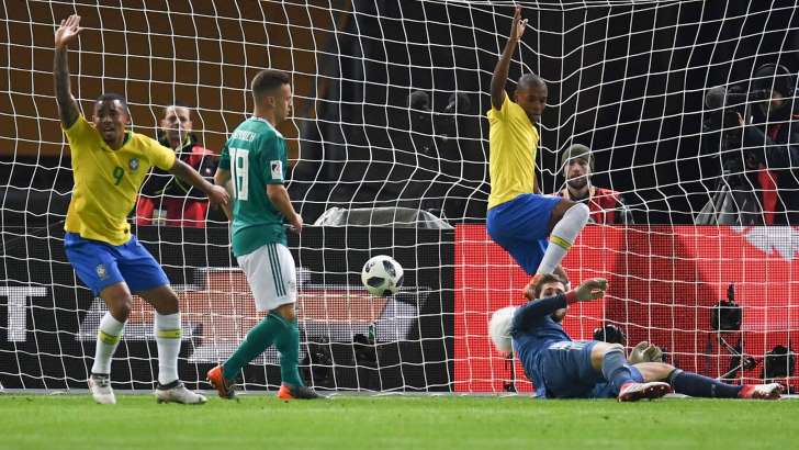 Brasil joga bem, vence Alemanha com gol de Jesus e frustra recorde da rival