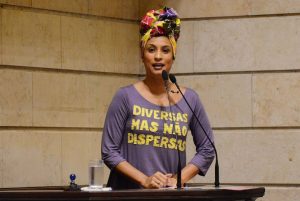 ‘Respeitem a nossa dor’, pede irmã de Marielle Franco em rede social