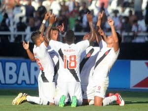 Vasco bate Botafogo e os dois avançam à semi da Taça Rio