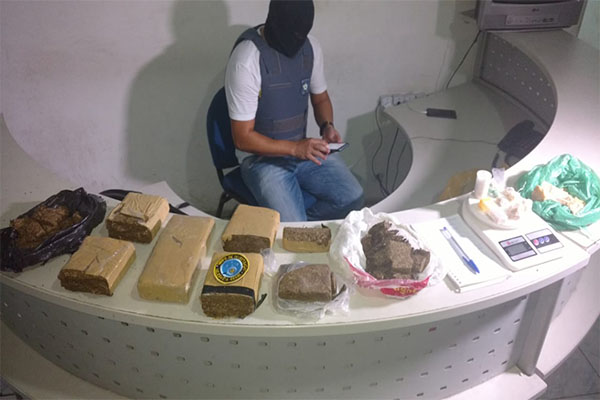 Preso acusado de tráfico de drogas na Jatiúca