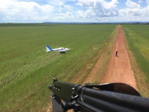 Aeronave com 500 kg de cocaína é interceptada pela FAB e faz pouso forçado em MT
