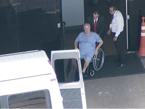 Maluf deixa hospital no DF para cumprir prisão domiciliar