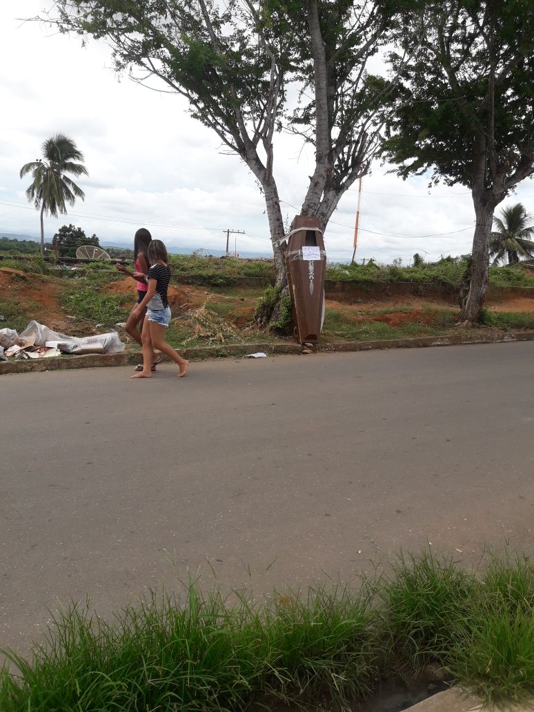 “Descartamos o caixão que estava desgastado e alguém usou de má fé”, afirma presidente de companhia teatral