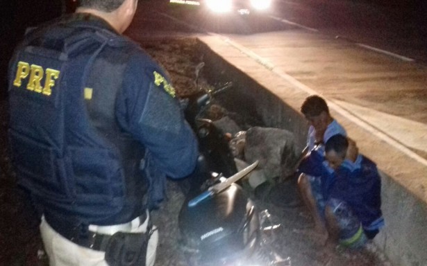 PRF prende suspeitos de cometer assalto na BR-101