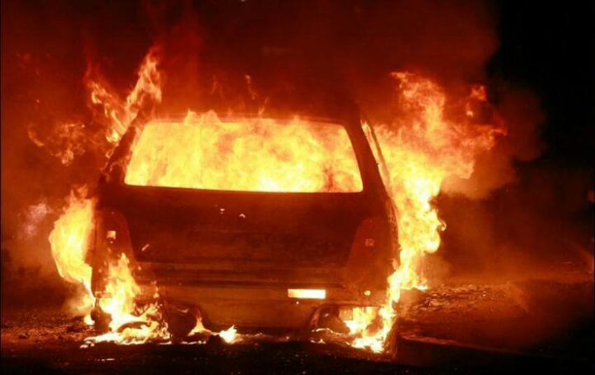 Criminosos incendeiam veículo após assassinar marchante em Arapiraca