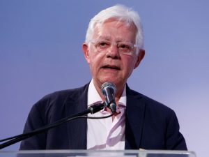 Planalto confirma Moreira Franco para o Ministério de Minas e Energia