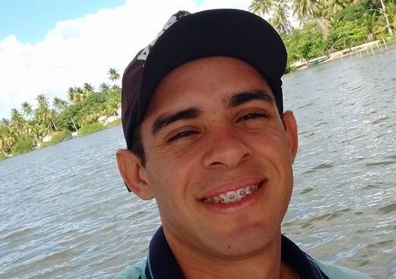 Produtor musical é assassinado a tiros por ex-marido da namorada