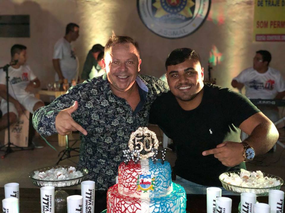 Coronel Walter Do Valle comemora aniversário com amigos, familiares e correligionários