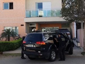 Polícia Federal faz operação de combate ao contrabando de cigarros em 4 estados