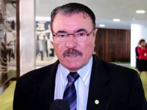 Cícero Almeida quer prisão de quem divulga fotos de cadáveres