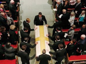 Ex-presidentes dos EUA vão ao velório de Barbara Bush