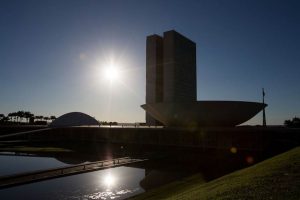 Que renovação? Nove em cada 10 deputados federais tentarão se reeleger