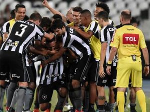 Bota bate o Grêmio e chega a 1ª vitória no Brasileirão-2018 com golaço no fim