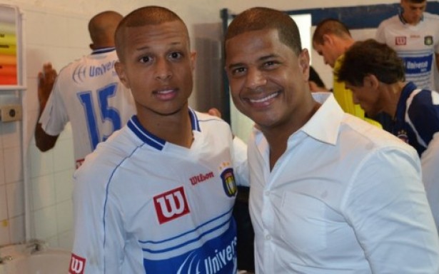 Filho de Marcelinho Carioca registra BO contra presidente do CSA