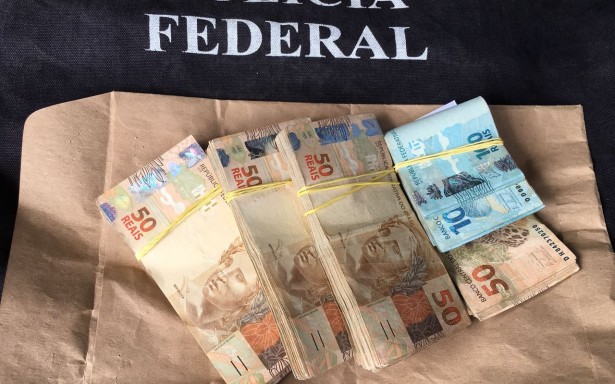 PF apreende dinheiro, arma e documentos em operação em Batalha