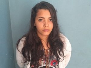 ‘Musa do Tráfico’ procurada por participar de execução filmada de jovens é presa