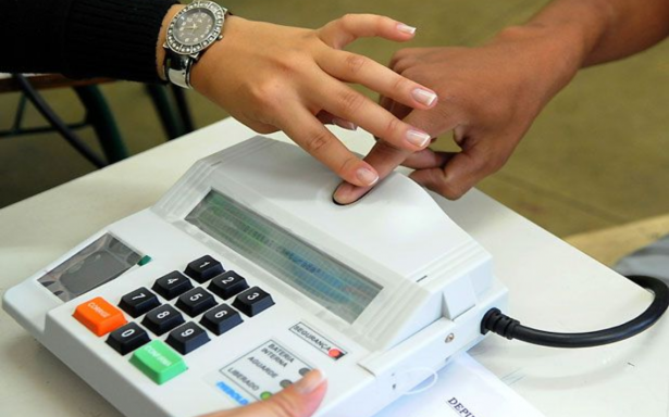 Transexuais podem incluir nome social no título de eleitor