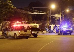 Polícia fecha ruas para reconstituição das mortes de Anderson e Marielle