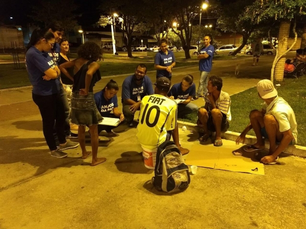 Anjos da Paz resgatam dependentes químicos nas ruas de Arapiraca