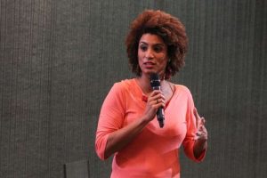 Marielle foi morta por submetralhadora, e não pistola, mostra reportagem da Record