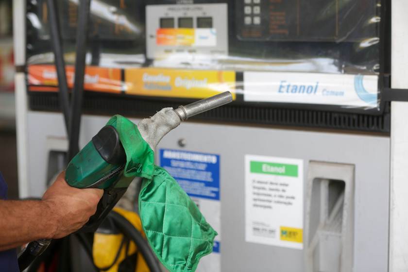 Abastecimento só será normalizado em cinco dias, diz presidente da ANP