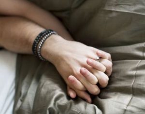 ‘Cinco vezes por dia não era suficiente’, diz mulher com transtorno de vício em sexo