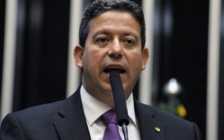 ‘PP cooptou deputados com dinheiro da Saúde para campanha’, diz revista