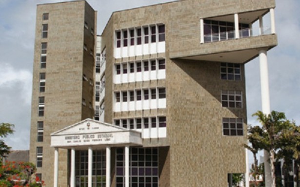 MP denuncia motorista de transporte escolar por estupro de estudantes