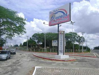 Homem fica preso às ferragens após capotar veículo em Olivença