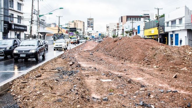 Copa da Rússia chegou e Brasil ainda não terminou 41 obras de 2014