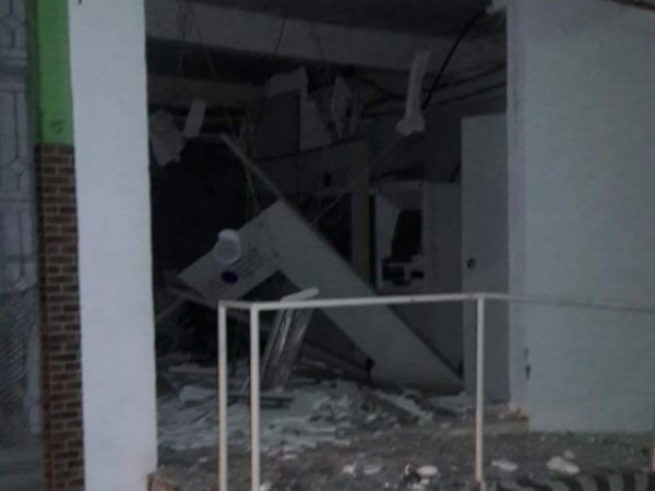 Bandidos atacam 2 bancos, casa lotérica e centro de segurança em Pão de Açúcar