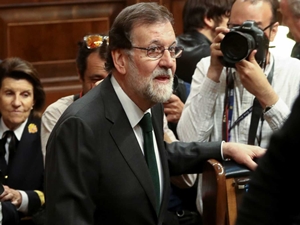 Espanha aprova moção de censura contra governo de Rajoy