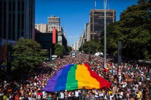 Conheça as atrações, trios e horários da Parada do Orgulho LGBT de SP