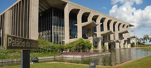 Governo obriga postos a exibirem em ‘cartaz’ preços do diesel antes e depois da greve