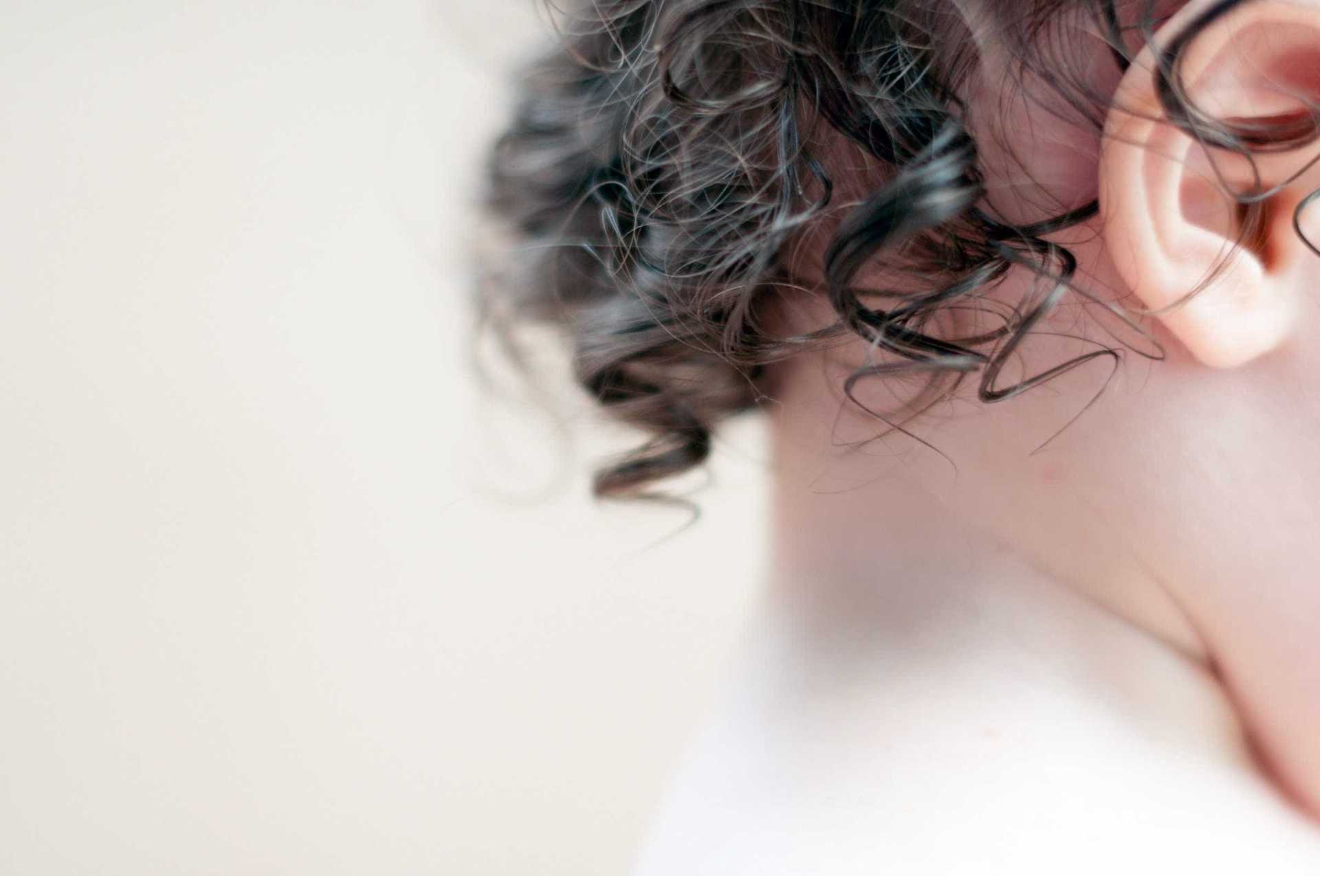 Criança de 3 anos morre após ser espancada por padrasto em MG