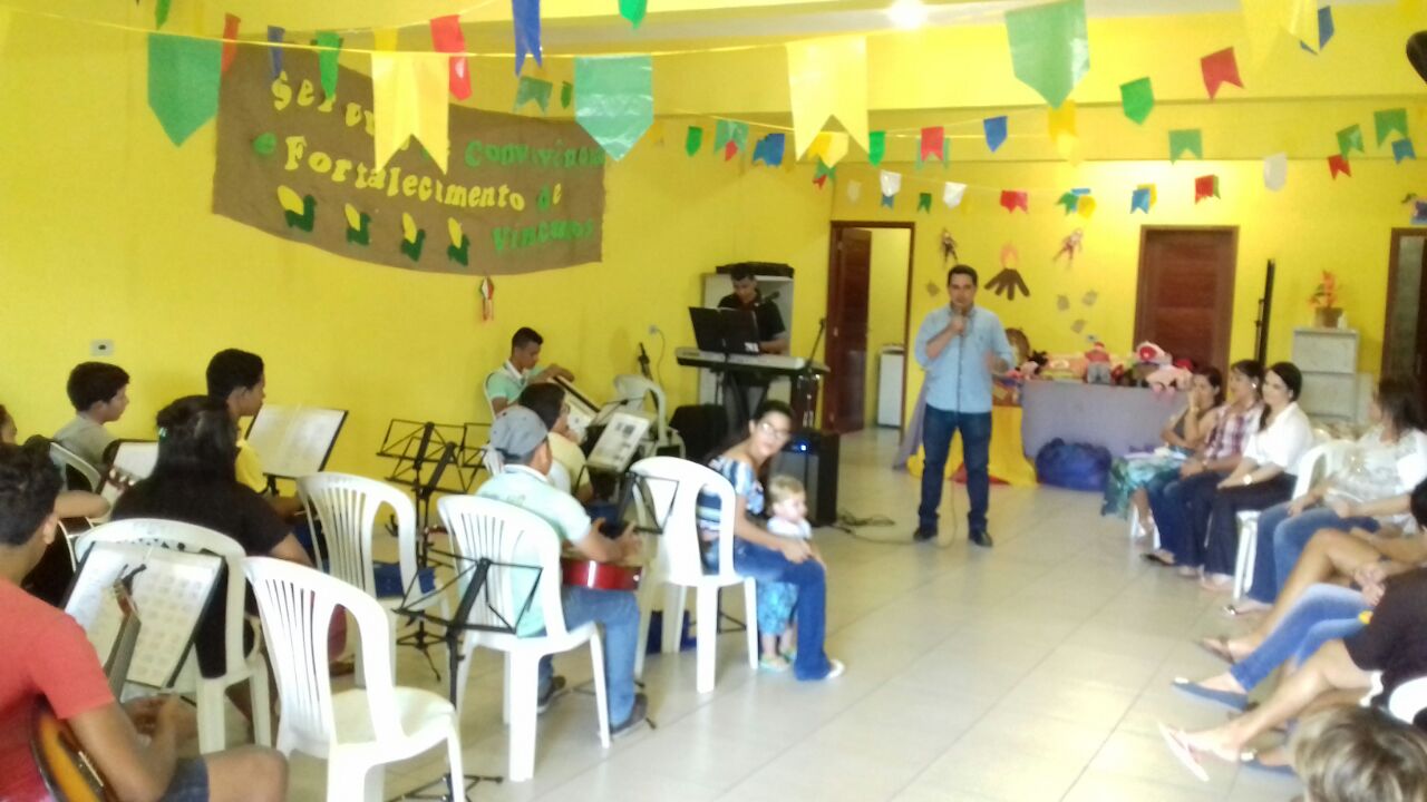 Prefeitura de Minador do Negrão entrega fardamentos e kits inclusão à usuários do Serviço de Convivência