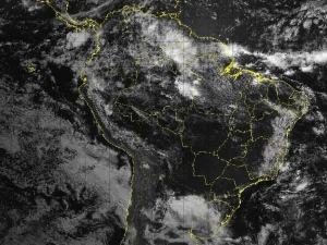 Previsão mostra tempo seco e chuvas passageiras no feriado