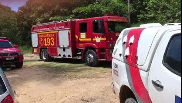 Bombeiros resgatam corpo de homem que teria caído em poço