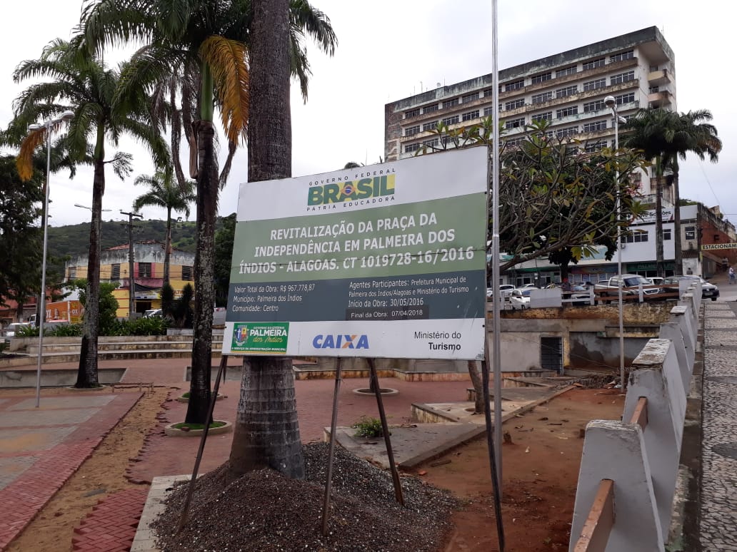 Escritor compara reforma de Praça com a realizada na Catedral da Sé de Lisboa