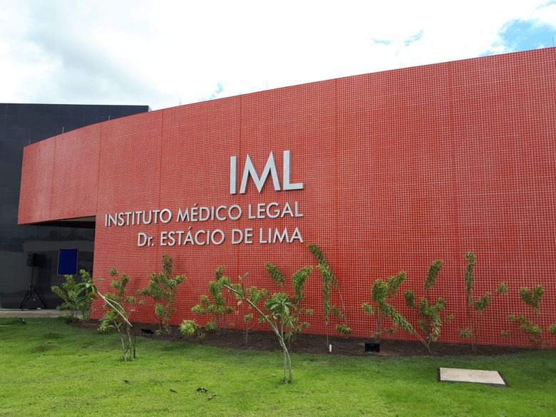 Idosa morre ao ser atingida por bala perdida no rosto