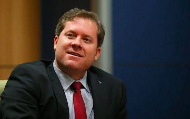 Marx Beltrão recua da pré-candidatura ao Senado e busca reeleição