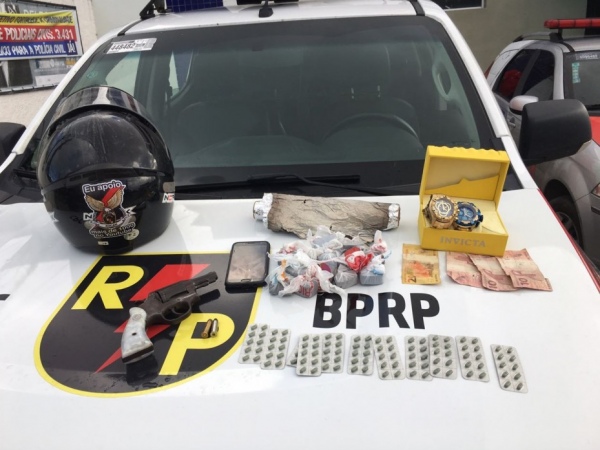 Primo de ex-governador é preso com arma e drogas no Farol