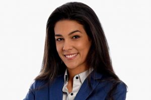 Conheça a primeira mulher a narrar uma final de Copa na TV brasileira