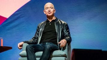 Jeff Bezos é a pessoa mais rica da história moderna com uma fortuna de US$ 150 bilhões